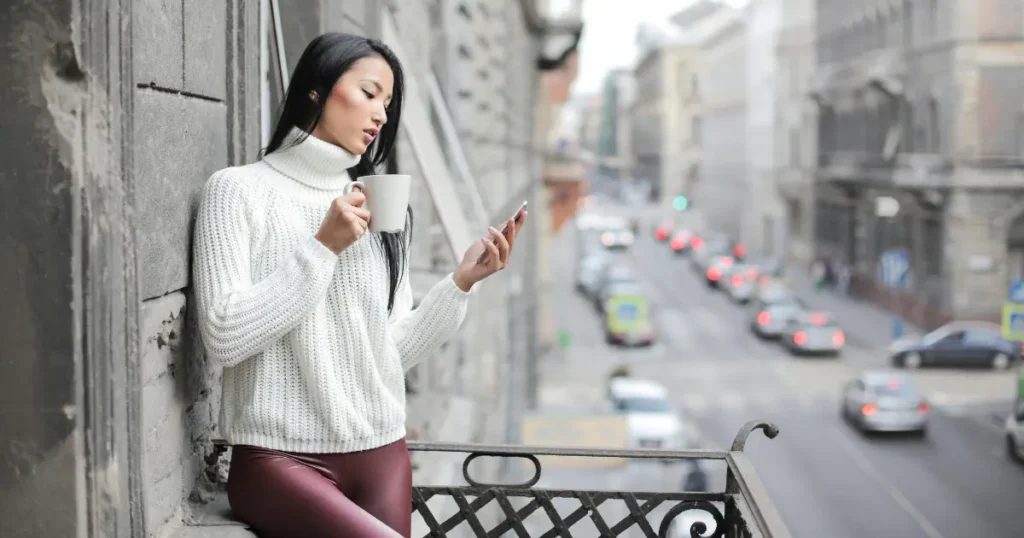 How social media affects relationships in modern times